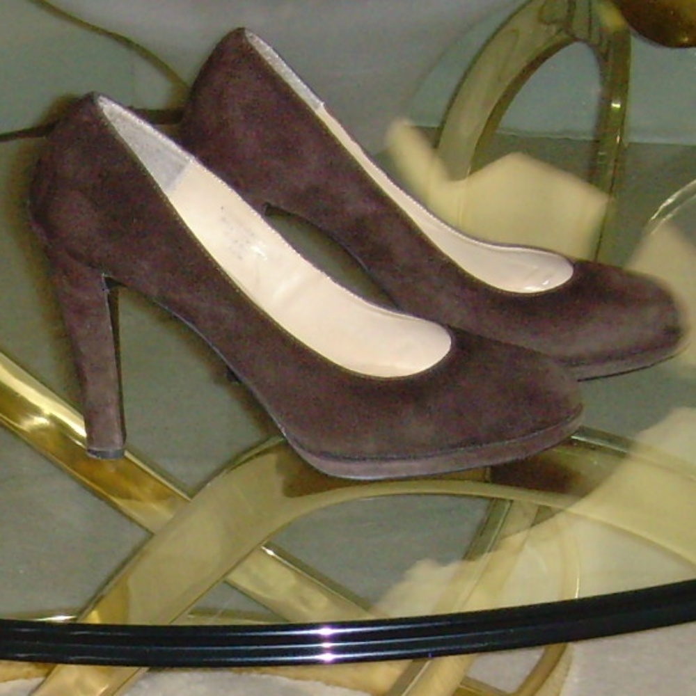 Colin Stuart Brown Suede Pumps.7.5
